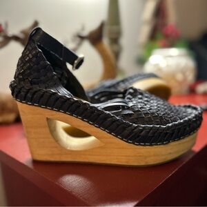 Free People Teagan Leather Huarache Wedges NAVY Size 7